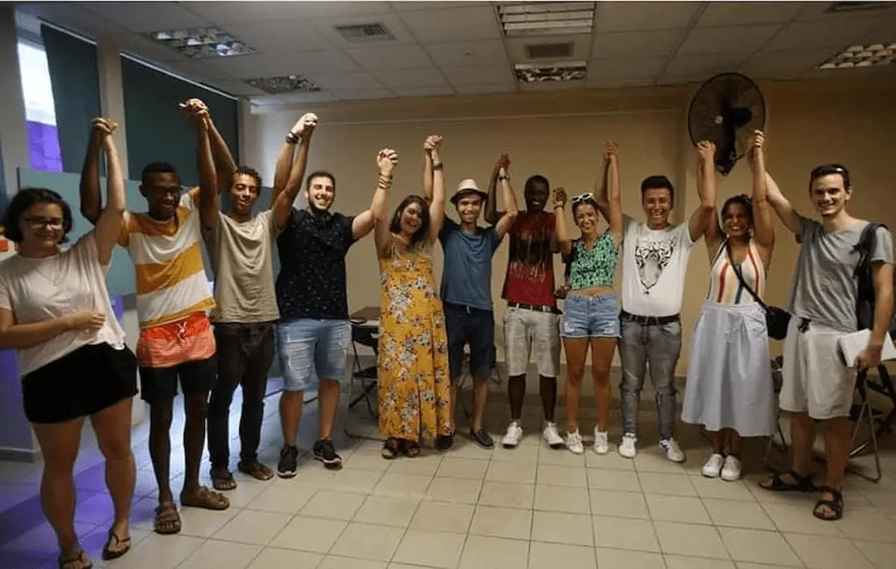 Plateforme numérique bilingue Afghan Community