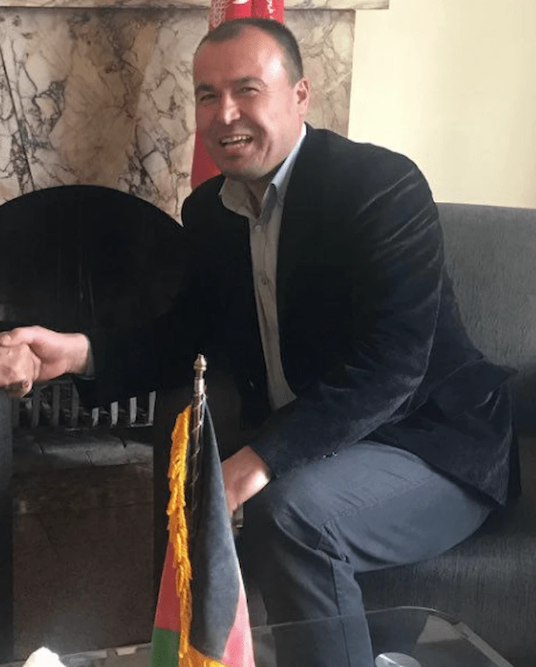 Portrait de Taher Alizadeh, coordinateur général