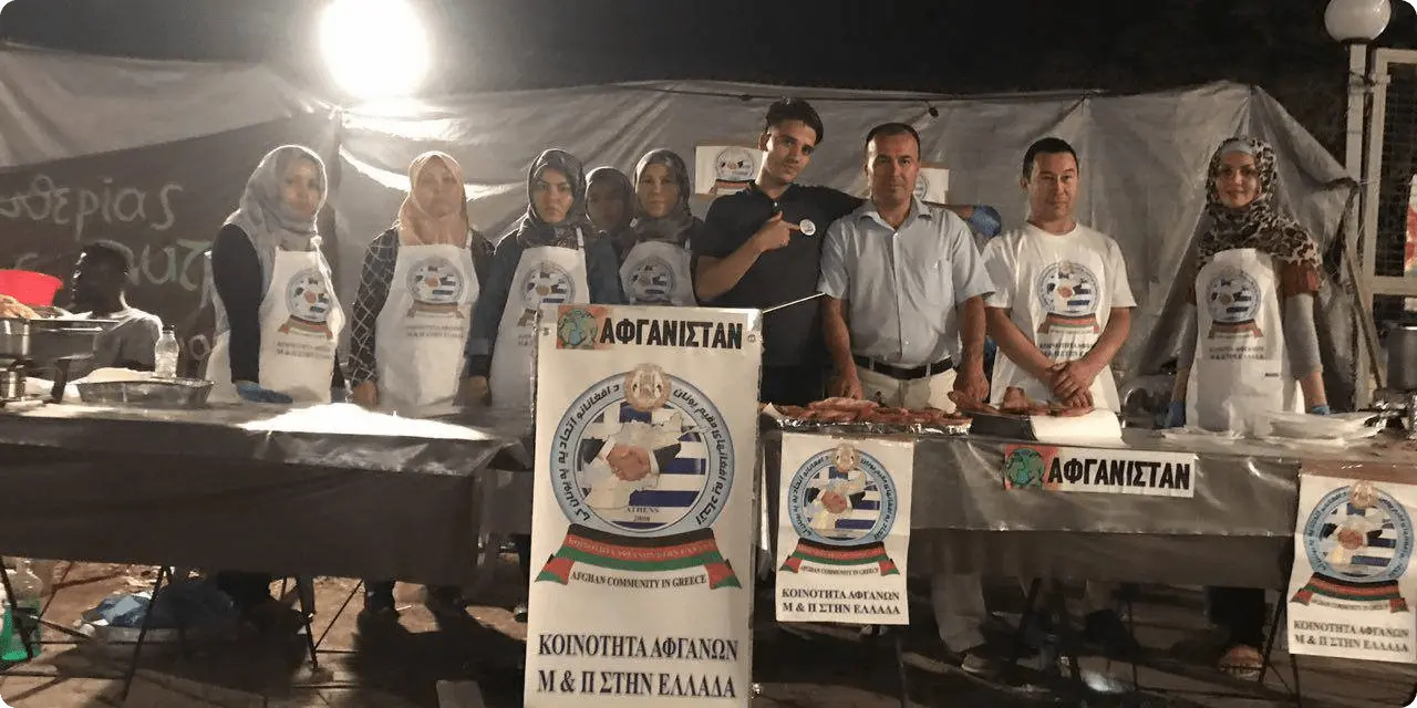 Accueil des familles par l’équipe Afghan Community à Athènes